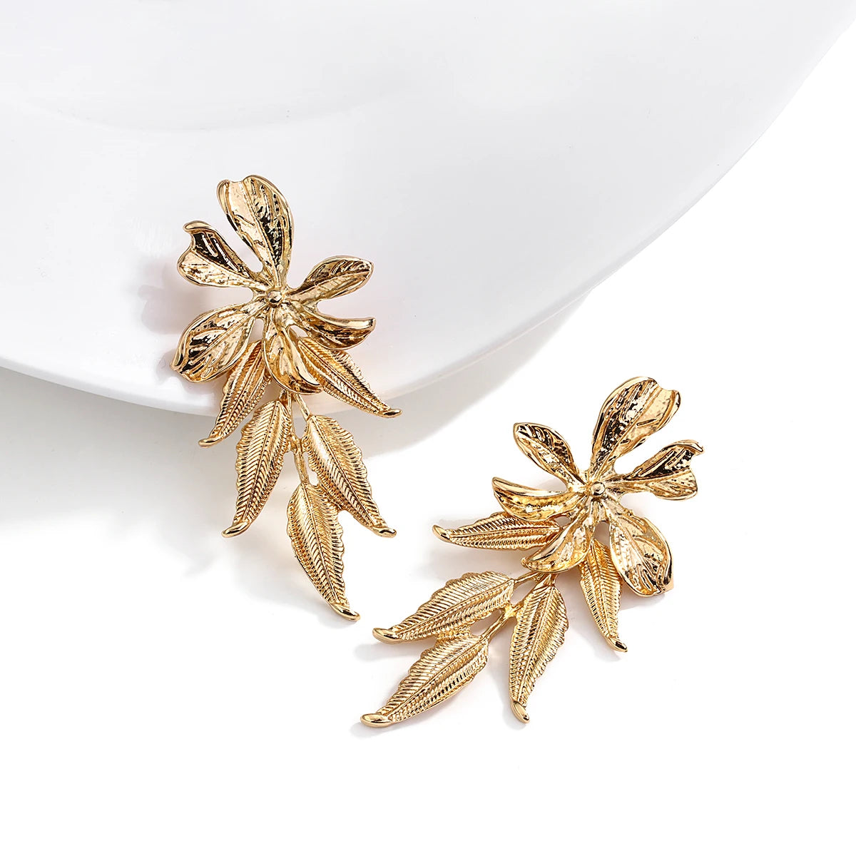 Brinco em Ouro 18k Flor Longa Delicada