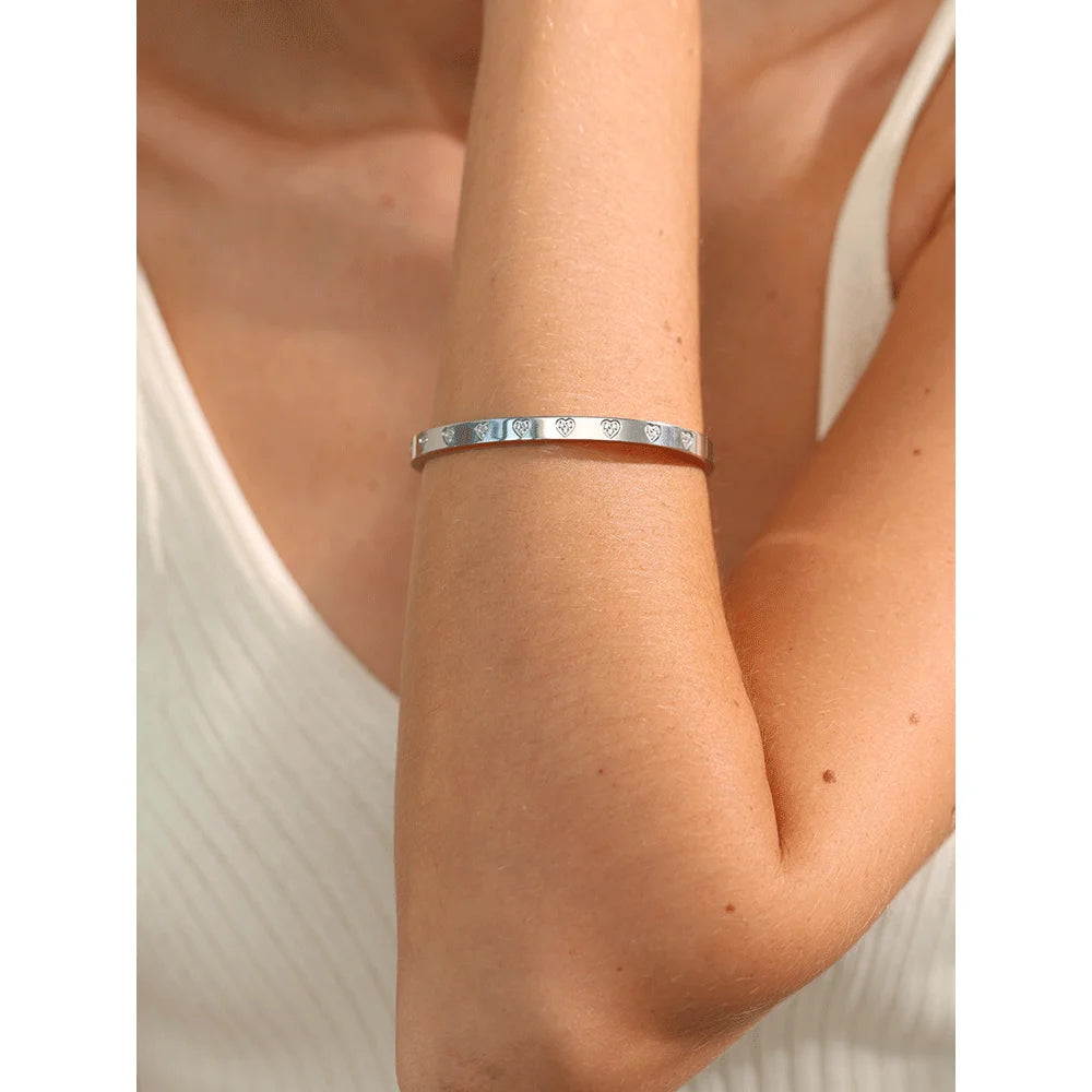 Bracelete Minimalista Corações Zircônia