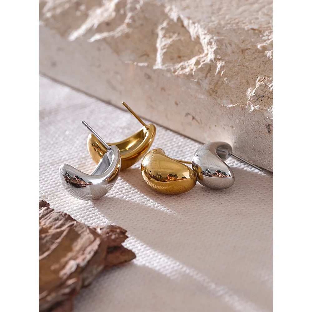 Brinco em Ouro 18k Côncavo Minimalista Elegante