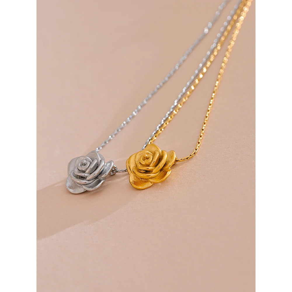 Colar Flor Delicada Minimalista