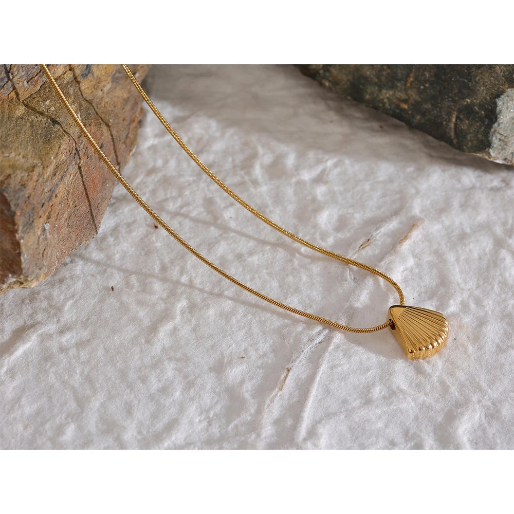 Colar Concha em Ouro 18k