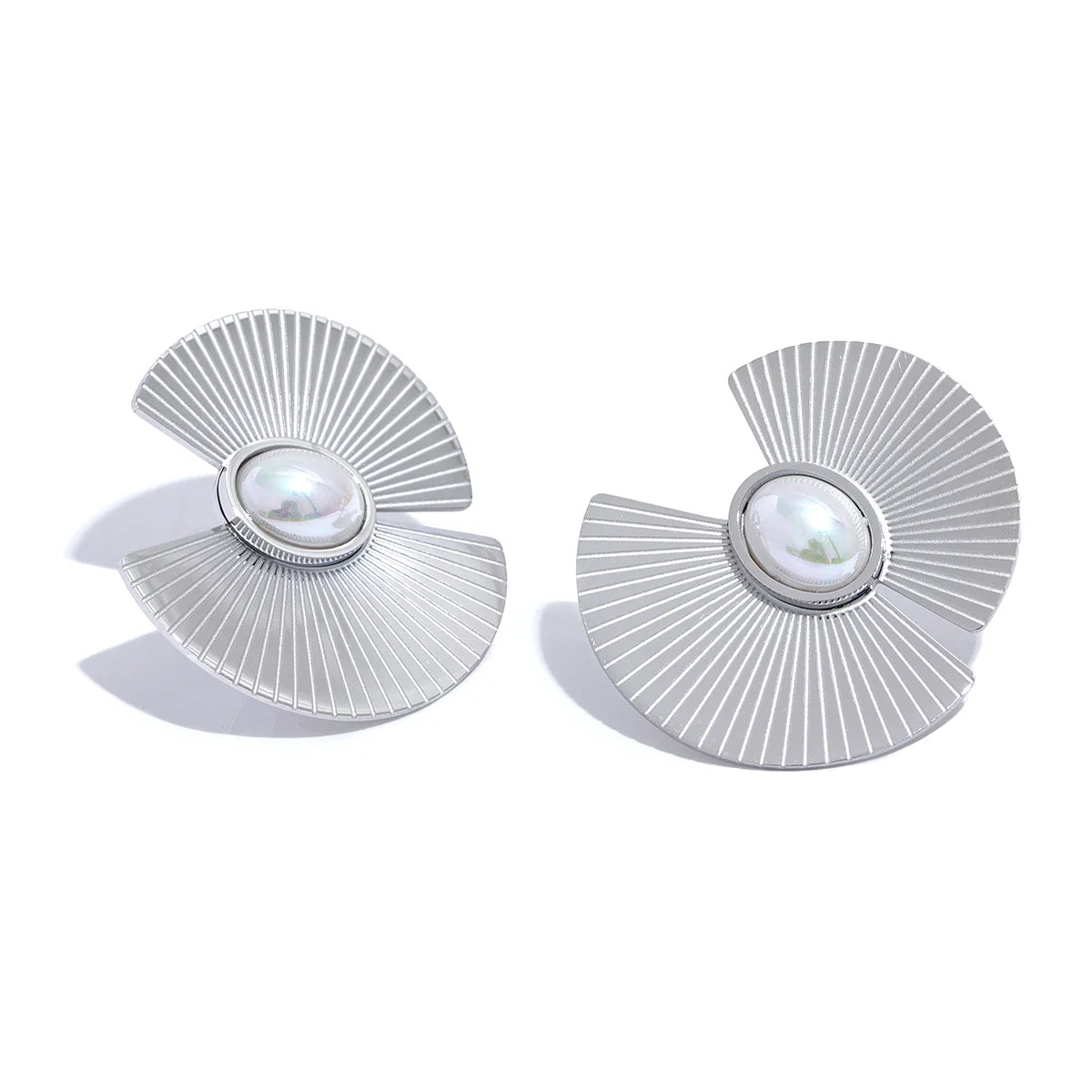 Brinco em Ouro 18k Flor e Pérola