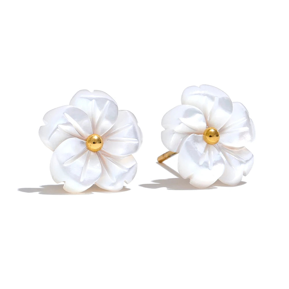 Brinco Flor Branca Delicada