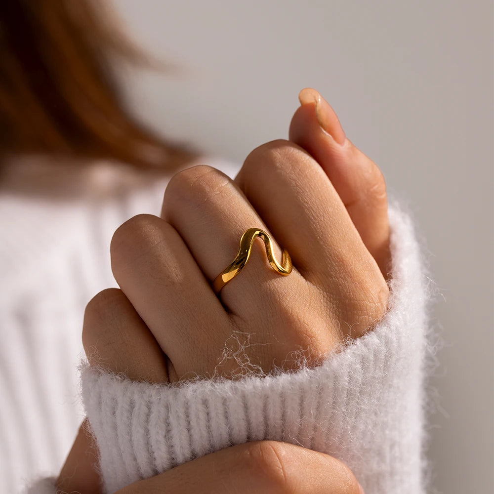 Anel Minimalista Wave