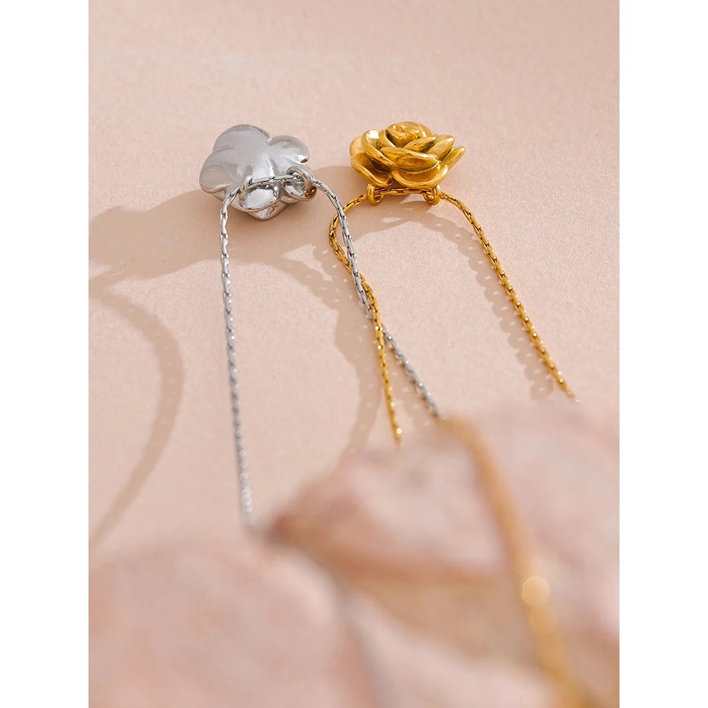 Colar Flor Delicada Minimalista