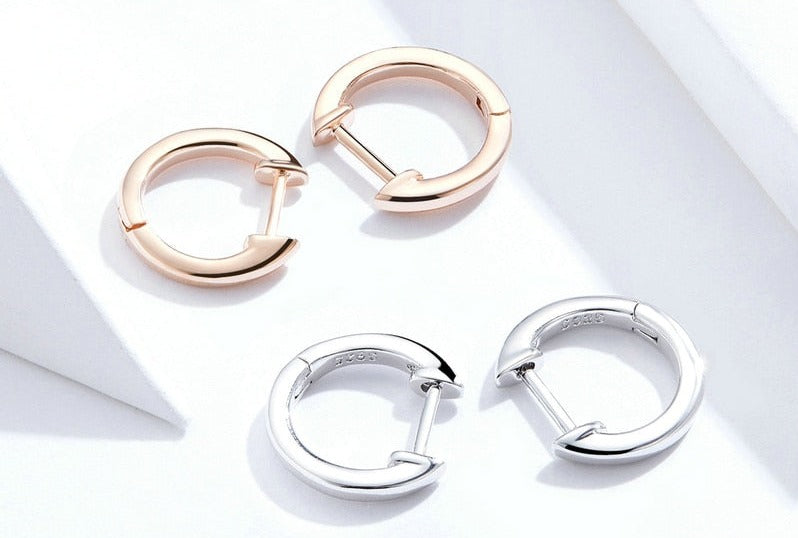 Brinco Argola Tradicional Curta em Prata 925