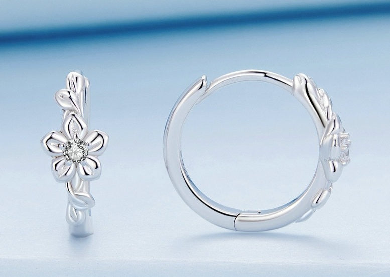 Brinco Argola Flor Zircônia em Prata 925