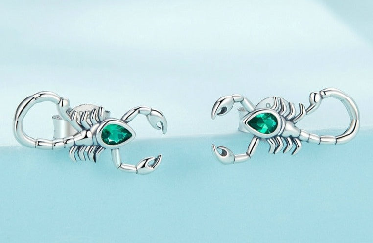 Brinco Escorpião Zircônia em Prata 925